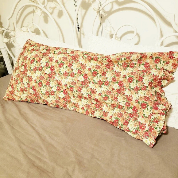 Christmas Floral Body Pillow Pillowcases | Vintage Holiday Fabric - Picture 1 of 3